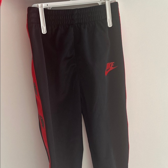 18 month Nike Black and Red Kids' Tracksuit - Picture 5 of 5